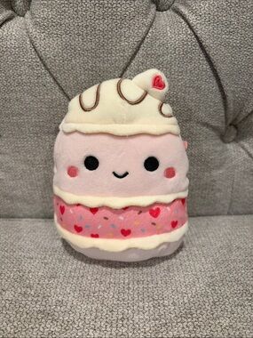 NWT! 5” Brinya the Cake Squishmallow    squishmallows plush stuffed animals toys